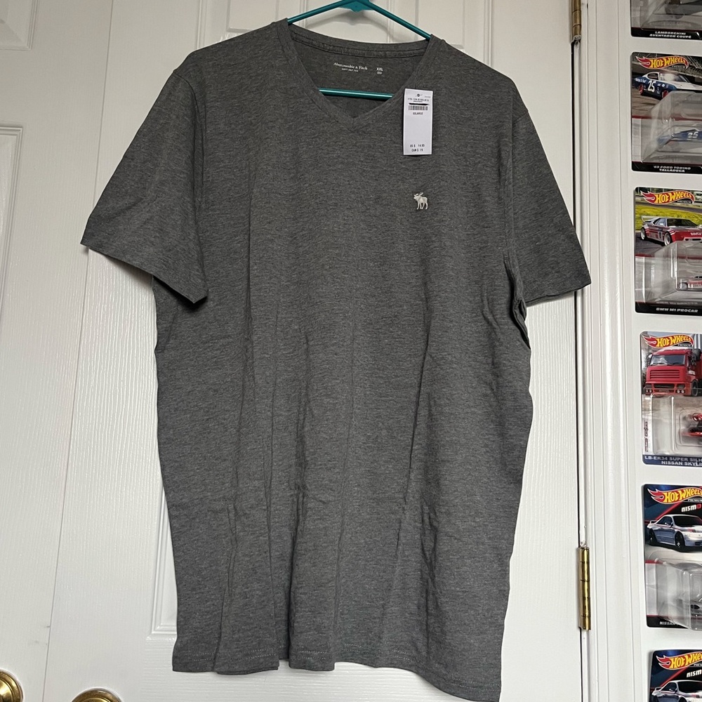 NWT Mens Abercrombie & Fitch Grey V-Neck Soft Tee XXL